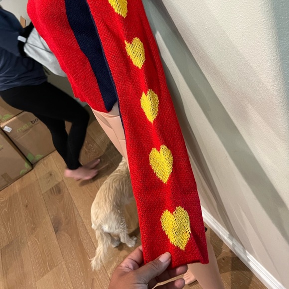 Red sweater - Picture 2 of 4